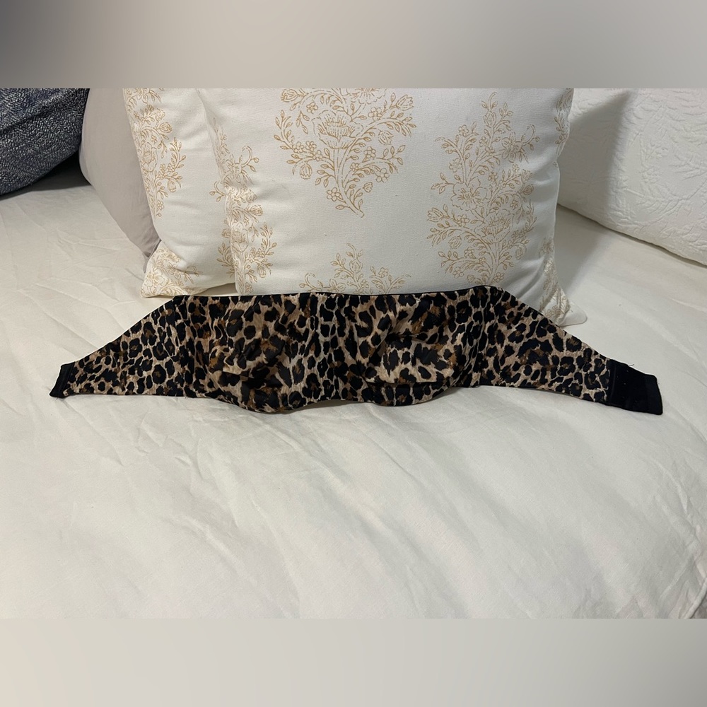 Like NEW 34DD VS Bra Leopard Print